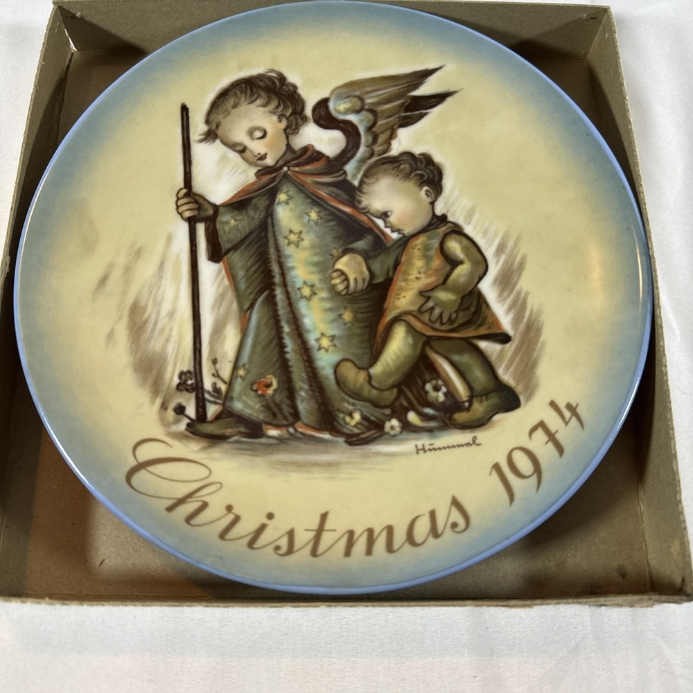 Limited Edition Schmid Hummel Christmas Plate 1974 "The Guardian Angel"